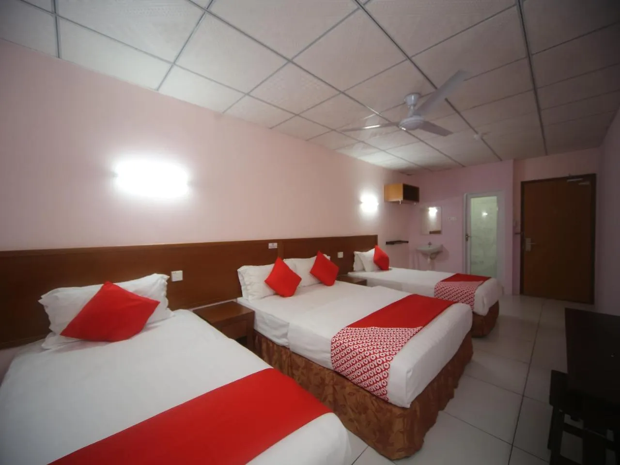 **  Oyo 738 Hotel 81 Kota Kinabalu Malaysia